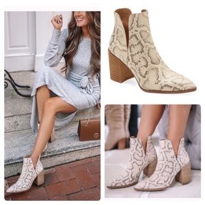 Steve Madden Kaylah Snake Skin Ankle Boots Stacked Heel Pointy Toe Heeled size 7